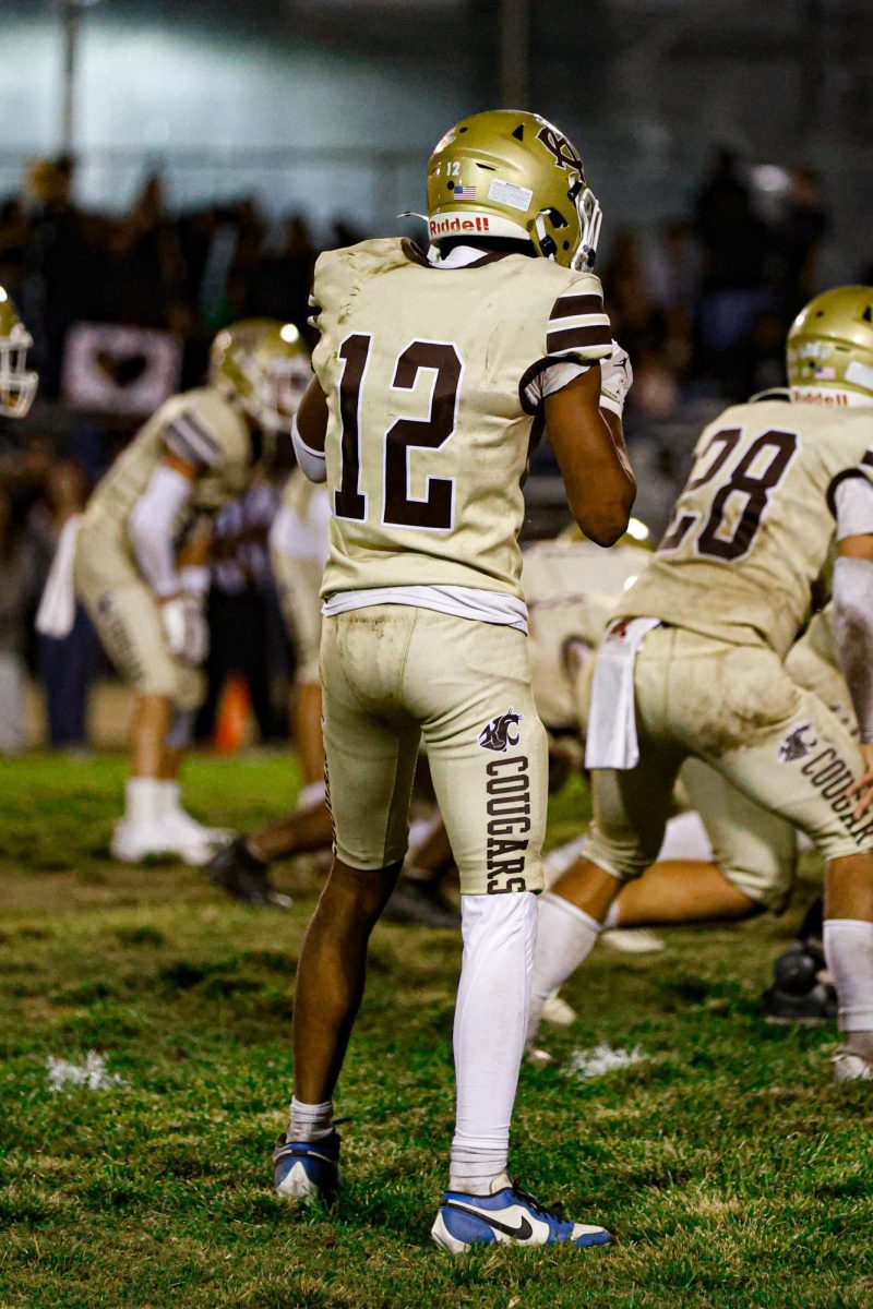 Jayvon Carter lining up to make a play